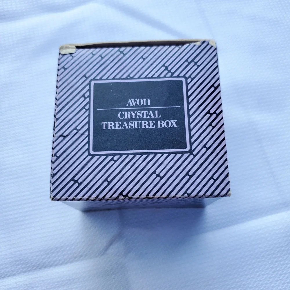 Vintage Avon Crystal Treasure‎ Box ♡ Trinket Holder ♡ Beautiful ♡ NIB!